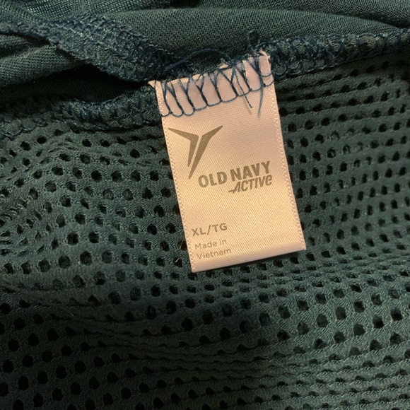 Sleeveless workout tank top - Picture 2 of 5